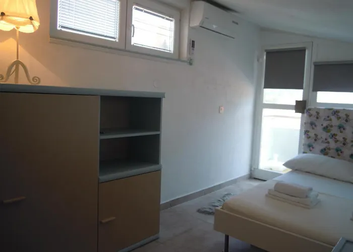 Sp Small Loft-no Parking Penzion Brela