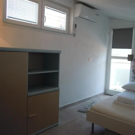 Sp Small Loft Penzion Brela